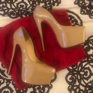 Christian Louboutin Daffodile beige patent 38.5.